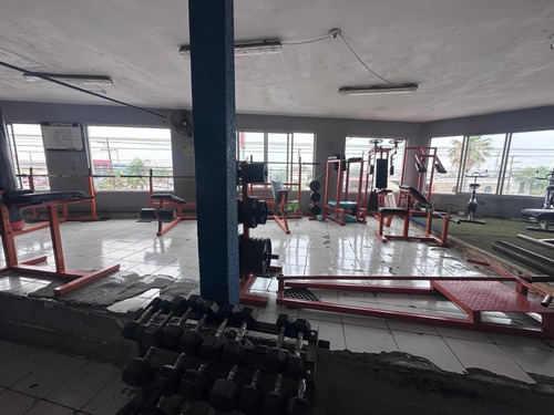 Venta De Local En Escobedo, N.l. En Esquina Edificio Completo Incluye Renta De Anuncio Panoramico