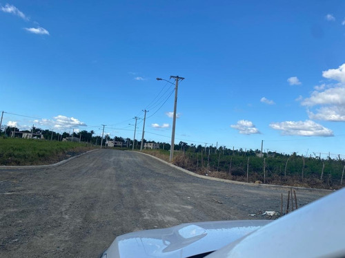 Terrenos En Residencial Habitados. 180 Mts2.