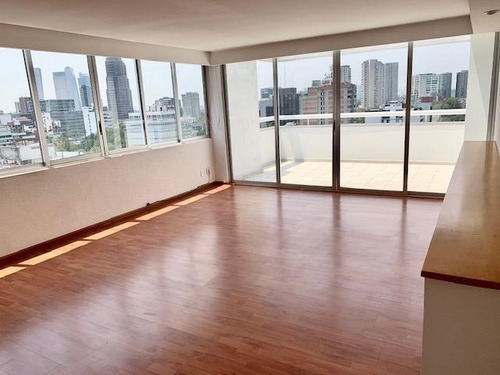 Polanco (lamartine) Penthouse En Dos Niveles De 330m2, 3 Amplias Recámaras, Terraza, Balcón, Vista Panorámica. Excelente Ubicación