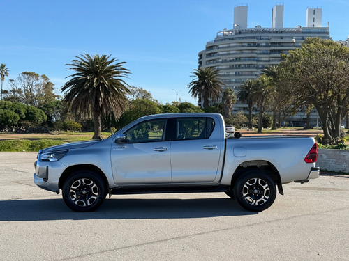 Toyota Hilux 2.8 Tdi Cd Srv Plus 4X4 At Tss