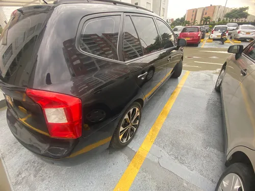 Kia Carens 2.0 Rondo Ex