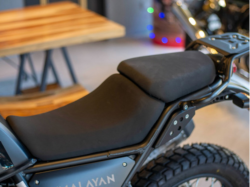 Royal Enfield Himalayan Granite Black Reserva