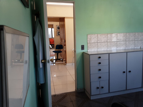 Se Vende 2 Oficinas/consulta Medica, Cdte Whiteside Con La M
