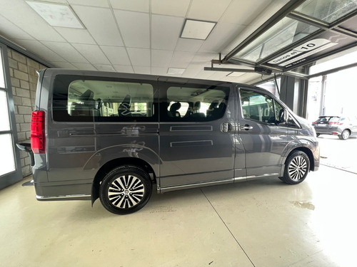 Imagen 8 de 18 de Toyota Hiace 2.8 Wagon At6 10 As