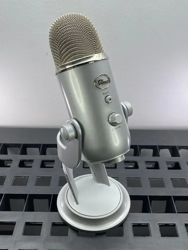 comprar Micrófono Blue Yeti Condensador Omnidireccional Color Silver