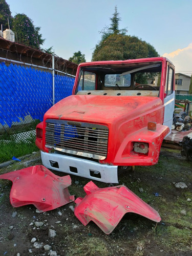 Imagen 1 de 5 de Freightliner Fl70 Camión Rabón Torton