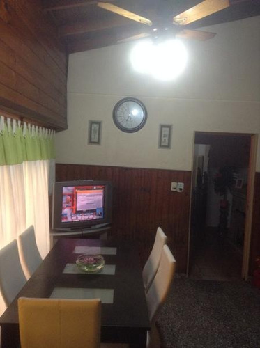 Imagen 11 de 13 de Casa De 3 Amb Con Pileta Y Quincho O Lugar De Guardado -venta -lanus Oeste