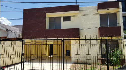Casa De 4 Habitaciones En Colonia Campestre, Merida