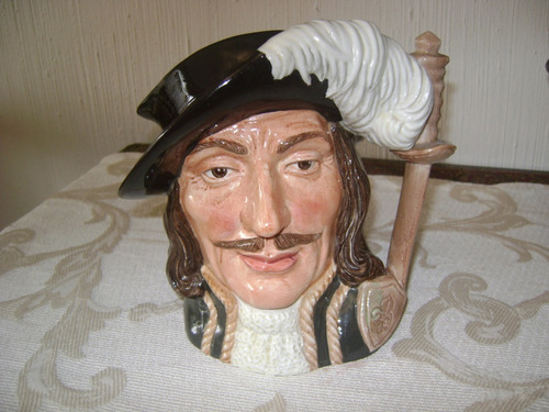 Antigua Jarra Royal Doulton Athos Mosquetero Large Porcelana (Usado)