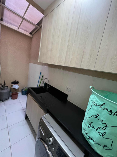 Casa Em Condomínio Com 2 Suítes E Repleta De Planejados