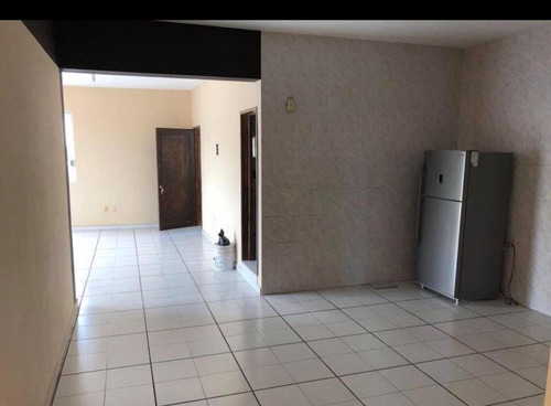 Bonito Edificio De Tres Niveles Con Local Ubicado En Jardines De Cuernavaca... 5,250,000
