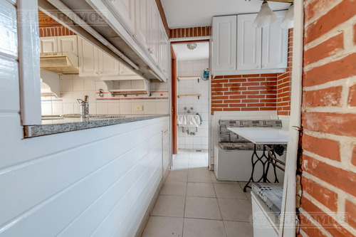 Casa Con Excelente Lote En La Horqueta, A Pocas Cuadras Del Colegio Newman.