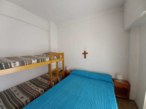 Venta Depto 2 Amb En Zona Centro De Santa Teresita, Amoblado