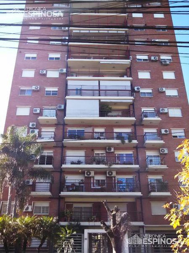 Departamento De Cinco Ambiente En Venta, Morón. Zona Residencial.