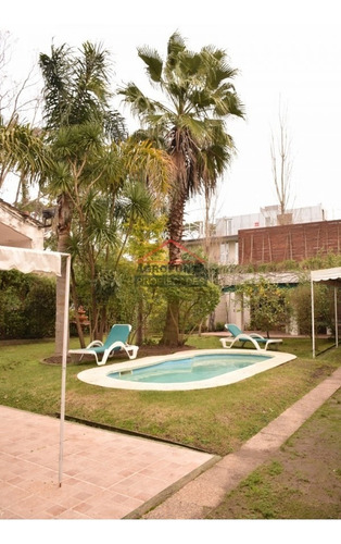 Casa En Mansa, 3 Dormitorios *- Ref: 3935