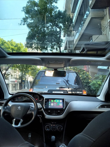Peugeot 208 Allure 1.6 Touchscreen Res2016
