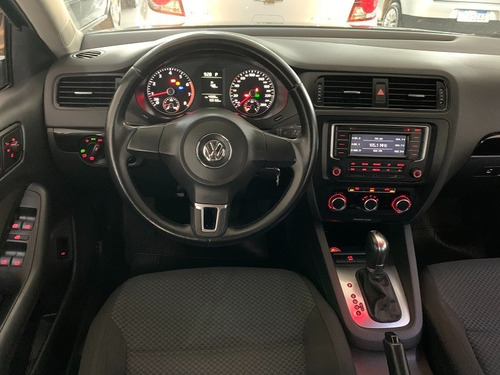 Imagem 8 de 11 de Volkswagen Jetta 2.0 Confortline Único Dono 2014 Cinza