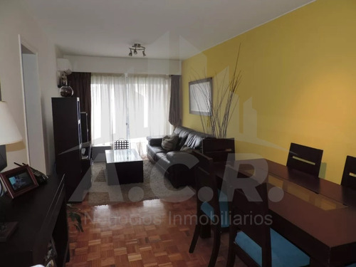 Venta, Apartamento, 2 Dormitorios, 2 Baños, Pocitos, Losa, Garaje