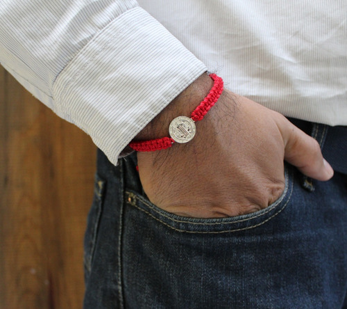 Imagen 6 de 9 de Pulsera Hilo San Benito De Plata Ley .925 Agálea Joyeria