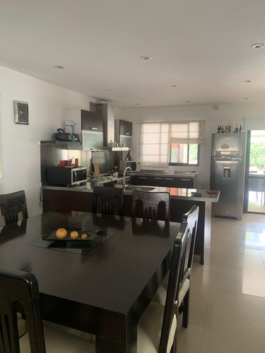 Imagen 10 de 24 de Casa A La Venta En El Laquen Canning San Vicente