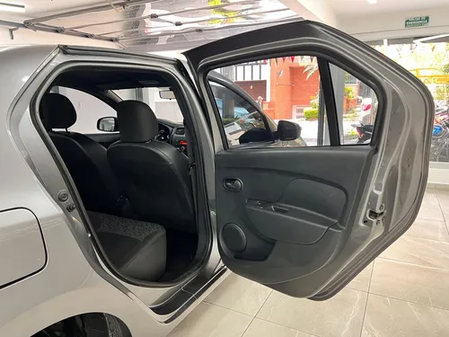 Renault Logan At 2023