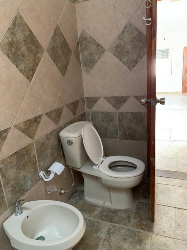 Imagen 7 de 12 de Cómoda Casa Prox. Centro Comercial De Peñarol