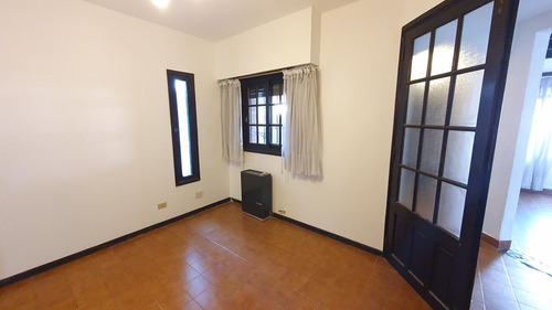 Casa 3 Ambientes En Zona Residencialexcelente Ubicación Y Comodidades- En Alquiler