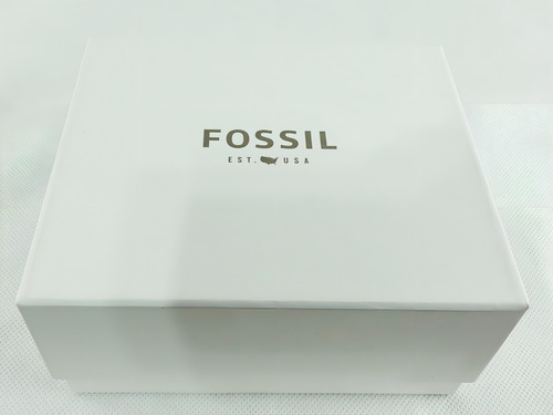 Relógio Fossil | | Cor original da pulseira: cor da moldura preta, cor de fundo prateada, cor de fundo preta