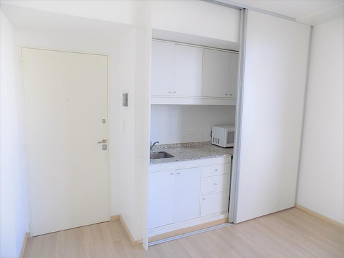 Imagen 8 de 30 de Venta Oficina 2 Amb San Nicolas Centro Luminosa Baño Completo