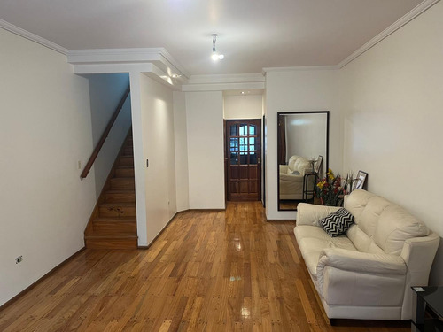Venta - Casa 5 Ambientes - Monte Castro