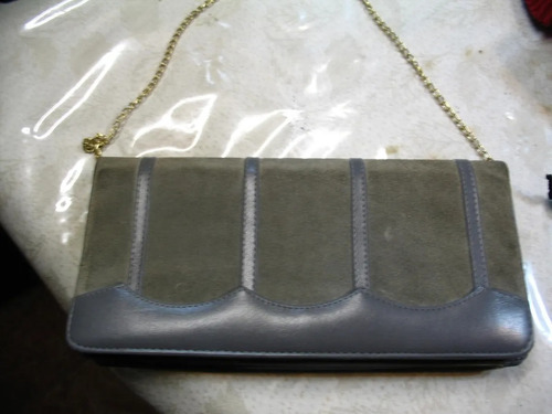 Sobre Cartera Carterita Nobuk Gris Con Cuero Eco Y Cadena