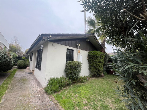 Casa En Venta De 3 Dorm. En Las Condes