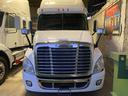 Imagen 8 de 10 de Freightliner Cascadia 2015 Nacional 3 Meses De Garantia