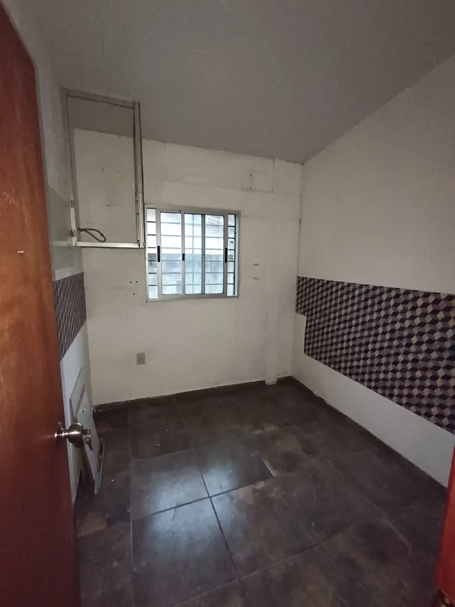 Salinas Sur Del  Sur Linda Casa A Una Cuadra  Del Mar, A Una De Principal Y A La Vuelta De La Escuela Y Jardin  $ 25000 Aseguradoras O Deposito, Inmobiliarias No Llamar. 2 Dormitorios Baño Parrillero · Foto 2