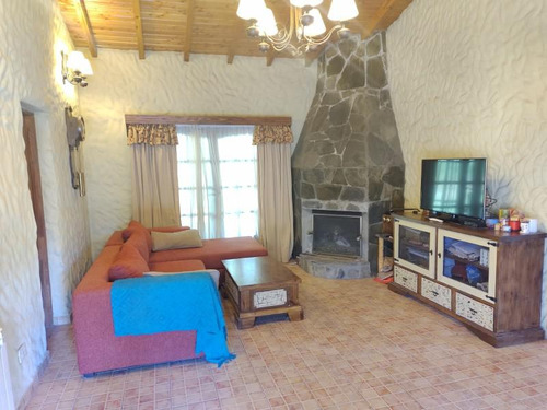 Casa De 170 M2 Con Costa De Rio!!, El Hoyo, Chubut
