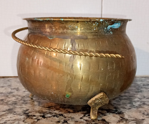 Antiguo Cuenco Bronce Repujado Con Detalle (Usado)