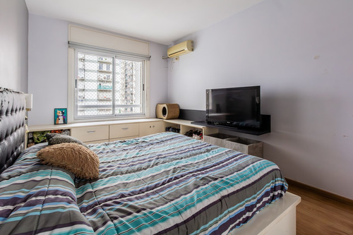 Venta Departamento 2 Ambientes Al Frente, Piso Alto, Balcón Y Cochera Cubierta En Nuñez