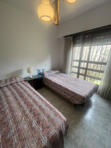 Chalet De 6 Amb. Desarrollado En 3 Niveles - Zona Punta Mogotes