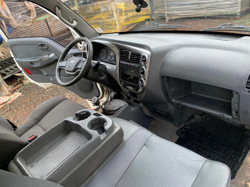 Kia Bongo 2.5 Std 4x2 Rs Turbo S/ Carroceria 2p