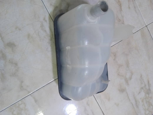 Envase De Refrigerante Ford 03/11 Nuevo Sin Tapa 