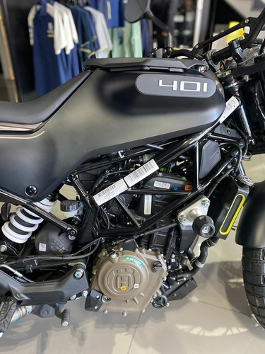 Husqvarna 401 Svartpilen | No Z400 Duke 390 Dominar