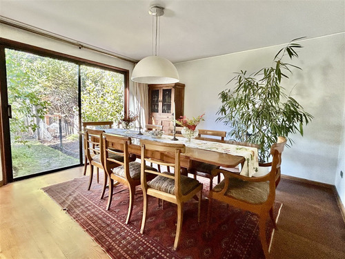 Casa En Venta De 5 Dorm. En Lo Barnechea
