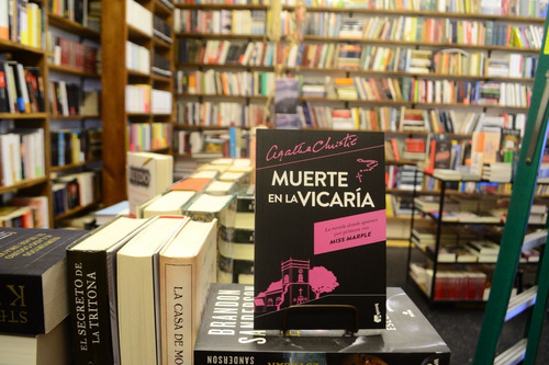 Muerte En La Vicaría. Agatha Christie.