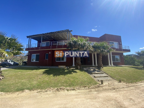 Casa Con Piscina 5 Dormitorios En Alquiler Altos De Punta Piedra