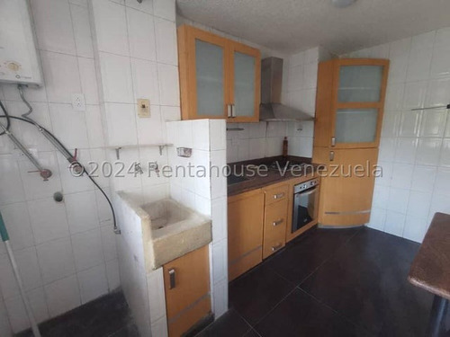 Apartamento En Alquiler En Urb Base Aragua En Maracay. 24-23048 Cm