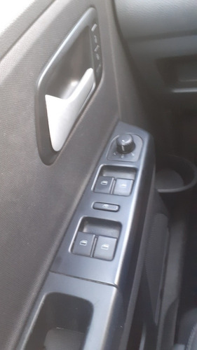 Volkswagen Fox 2012 1.0 Vht Total Flex 5p