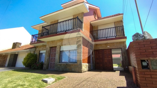Casa Tipo Ph De 4 Amb. Al Frente A 1 Cuadra Del Mar