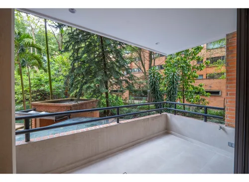 Apartamento De 189 M2 Totalmente Remodelado En La Tomatera, El Poblado