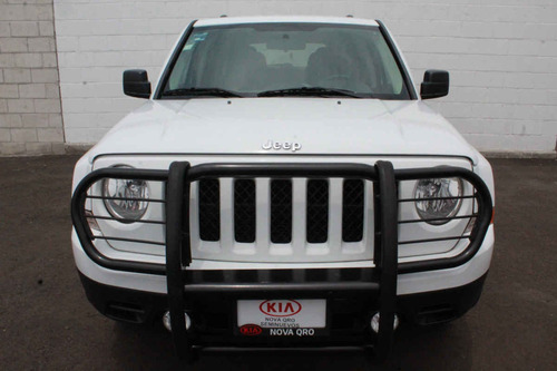 Imagen 8 de 15 de Jeep Patriot 2016 5p Latitud L4/2.4 Aut