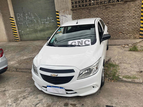 Imagen 17 de 25 de Chevrolet Onix 2019 1.4 Joy Ls